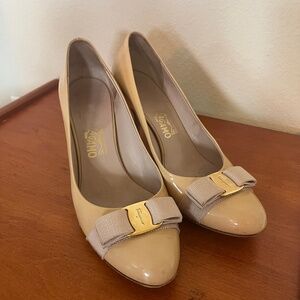 Salvatore Ferragamo Nude Vera Bow Pumps Heels